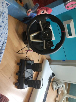 Volante Hori PS5 con Pedales