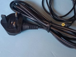 Alimentatore 5V 2.5A UK + cavo con fusibile