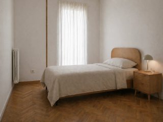 Comparto piso, habitación con baño privado.