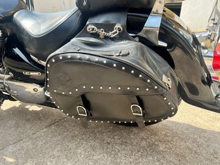 Suzuki Intruder C800 con 17.000KM y muchos extras.