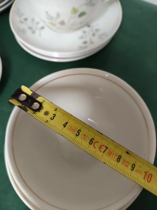 Juego de café  y de té porcelana fina, floral.