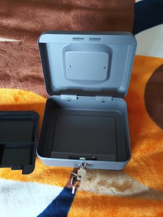 Caja de caudales metálica gris con 2 llaves