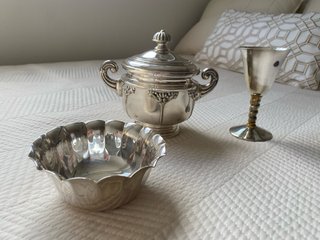 Azucarero, copa y cuenco de plata