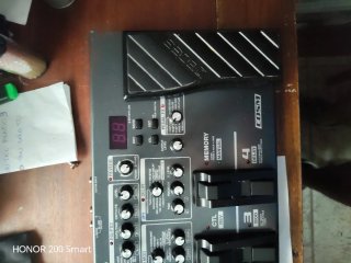 Pedalera Boss ME-80 Guitarra Múltiple Efectos.