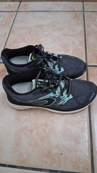Zapatillas Kalenji grises y turquesa
