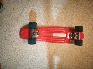 Monopatín rojo para niñ@s