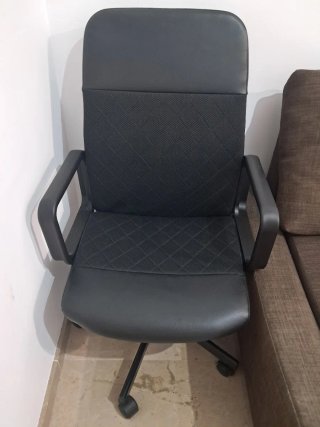 Silla de Oficina Ikea Negra con 1 mes de uso.