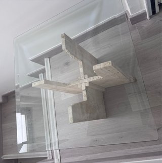 Mesa auxiliar mármol travertino y cristal