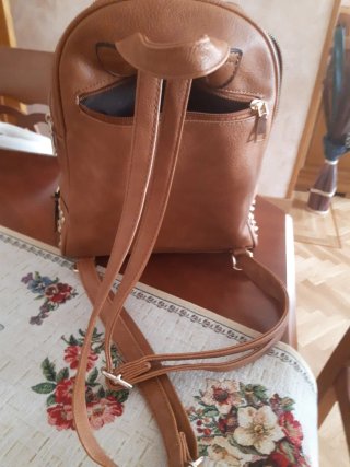 Bolso Mochila Marrón Tachuelas