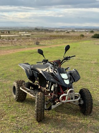 Suzuki LTZ 400