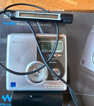 Sony Hi-MD Walkman MZ-NH900