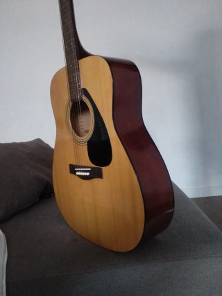Guitarra Acústica Yamaha como nueva