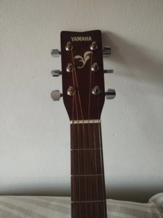 Guitarra Acústica Yamaha como nueva