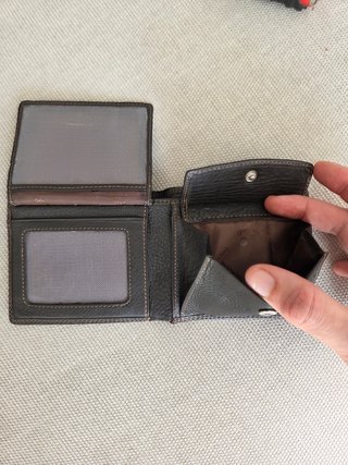 Cartera de piel marrón