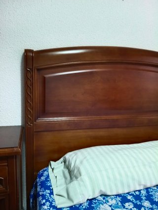 VENTA URGENTE Habitación: Cama + 2 Mesitas Madera