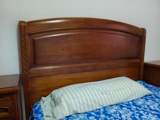 VENTA URGENTE Habitación: Cama + 2 Mesitas Madera
