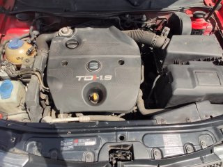 Seat León 1.9 TDI 105 cv 5 puertas. 320000 km