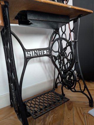Máquina de coser Singer antigua funciona
