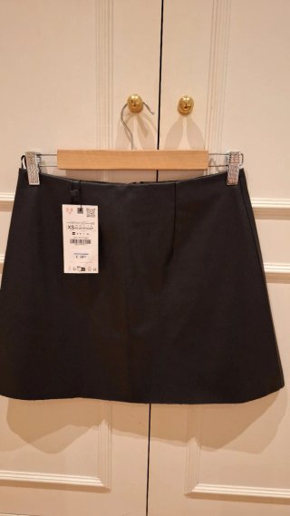 Falda efecto piel negra T S