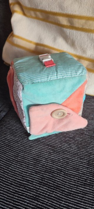 Cubo sensorial para bebe de tela