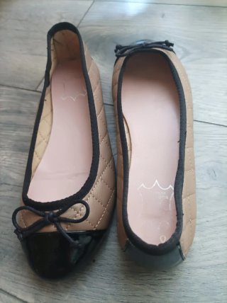 Manoletinas charol beige y negro