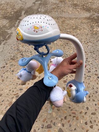 Mobile per culla con pecore e proiettore