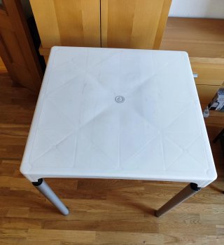 Mesa y 2 Sillas + Taburete