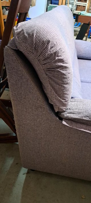 Sofá de tela gris/ beig y azul