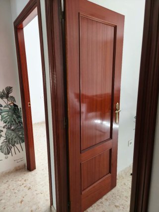 Puerta madera maciza marrón roble