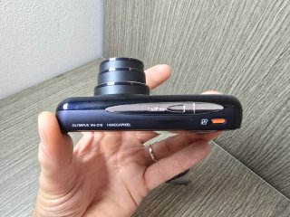 Olympus VH-210 fotocamera digitale nera