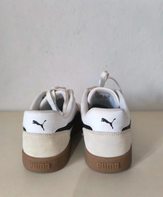 Zapatillas Puma Blancas y Marrones