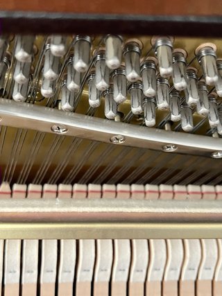 Piano Yamaha U1