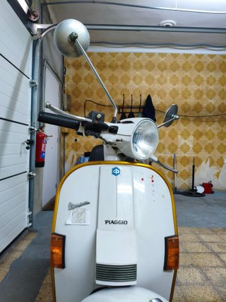 Vespa PX-200 Scooter Blanca 4 MARCHAS