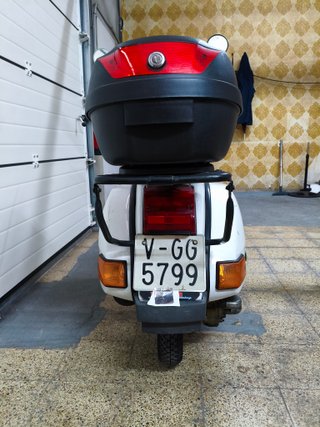 Vespa PX-200 Scooter Blanca 4 MARCHAS