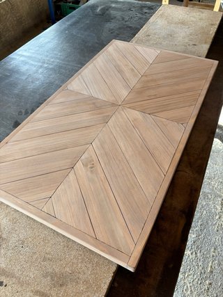 MESA DE CENTRO “DISEÑO DE ESPIGA”