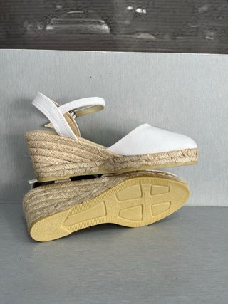 Sandalias cuña 7 cm nuevas blancas talla 37