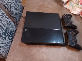 Consola PS4 Slim Negra + 2 Mandos