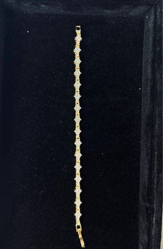 Pulsera de oro con diamantes