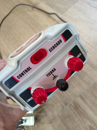 Pastor Eléctrico 230V Impacto Red ZAR