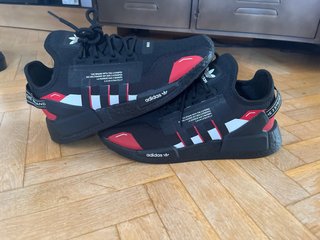 Zapatillas Adidas NMD R1 Negras y Rojas
