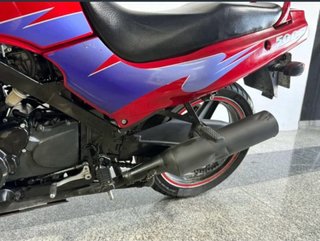 Kawasaki GPZ500S Roja y Morada