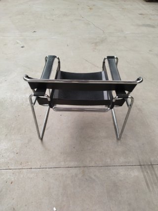 Silla de diseño cuero y metal