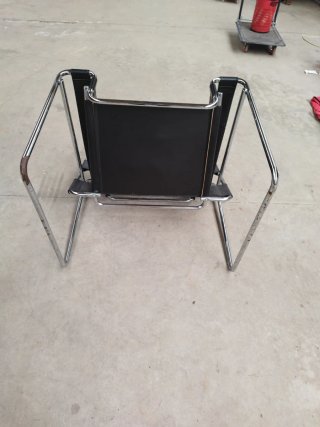 Silla de diseño cuero y metal