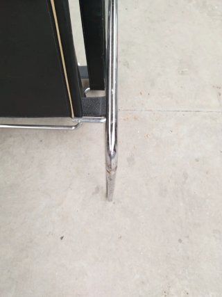 Silla de diseño cuero y metal