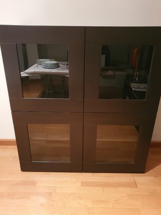 Mesa comedor con 4 Sillas y vajillero