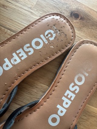 Sandalias Gioseppo Negras y Beige