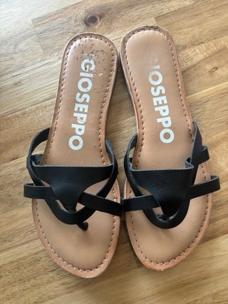 Sandalias Gioseppo Negras y Beige