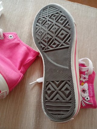 Zapatillas altas rosas con flores