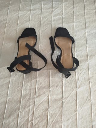 Sandalias de tacón negras