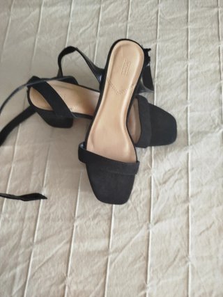 Sandalias de tacón negras